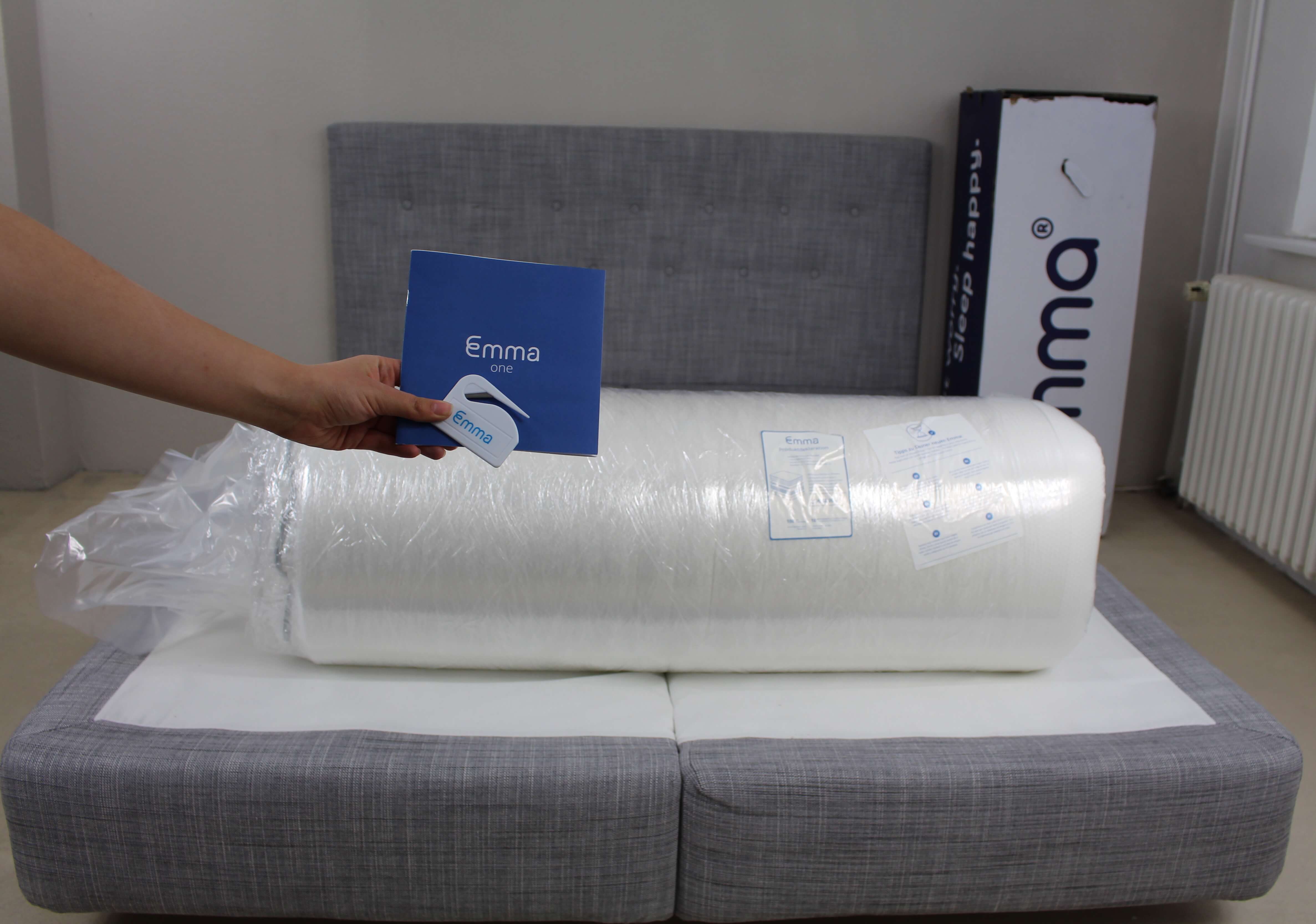 Emma Matratzen werden gerollt geliefert.